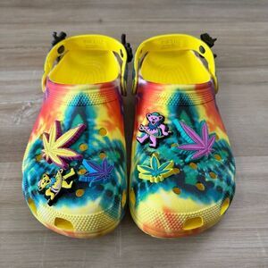 Crocs Half Baked Yellow Tie Dye Clog Shoes Size 10 Grateful Dead Bear Charms 420